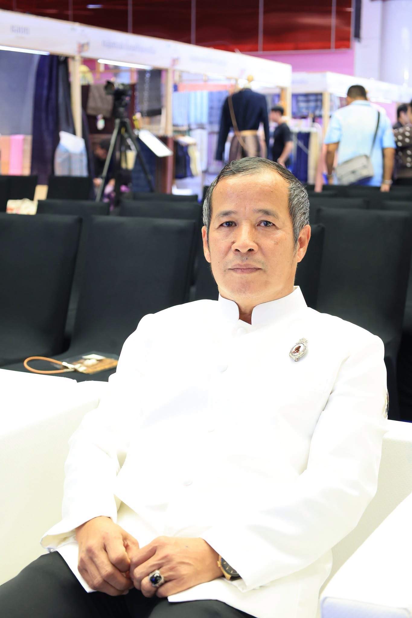 title - ส.ป.ก. ร่วมเป็นเกียรติในพิธีเปิดงานโครงการประชาสัมพันธ์และส่งเสริมการจำหน่ายผ้าไหมและผลิตภัณฑ์หม่อนไหมสัญจร ณ กรุงเทพมหานครและจังหวัดนนทบุรี ครั้งที่ 2